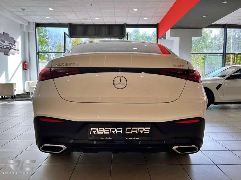 Usado Mercedes GLC220 197 CV (144 kW) 2025 Blanco Coupe