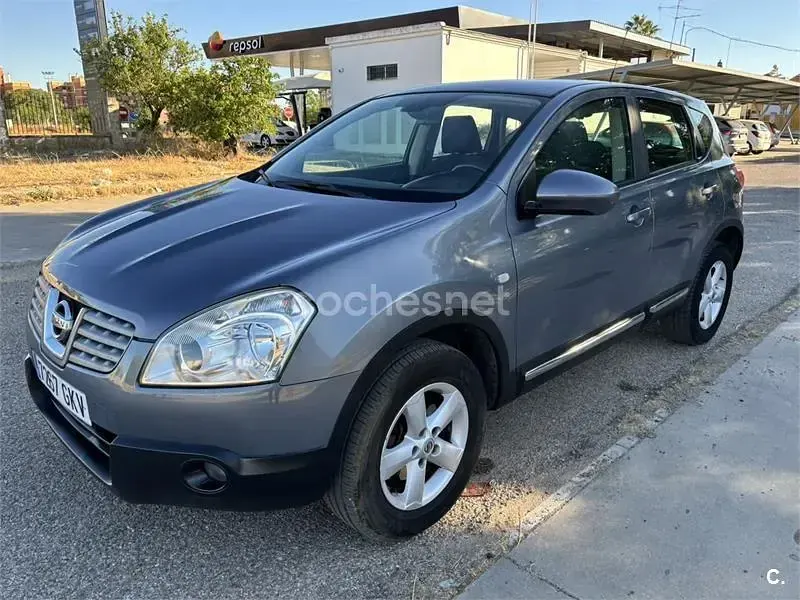 Usado Nissan Qashqai Acenta 106 CV (77 kW) 2009 Gris / plata SUV