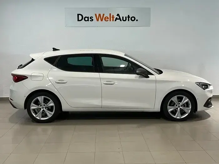Nuevo Seat Leon FR 150 CV (110 kW) 2026 Blanco Berlina