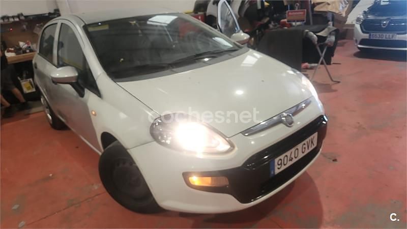 Gris / plata Usado 2010 Fiat Punto Dynamic Utilitario | 4800 € (Un poco caro) - Imagen 1/4