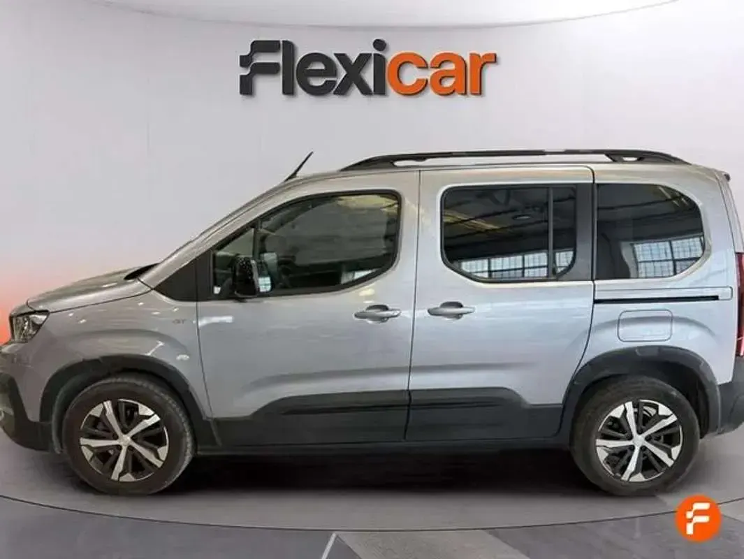 Usado Peugeot Rifter GT 131 CV (96 kW) 2022 Gris Monovolumen