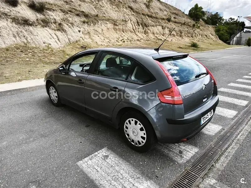 Usado Citroën C4 90 CV (66 kW) 2010 Gris / plata Berlina