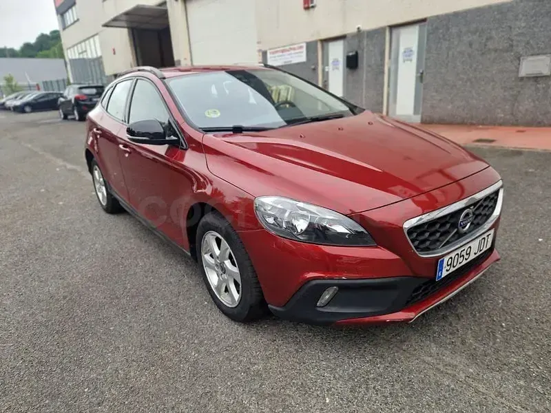 Usado Volvo V40 CC Kinetic 115 CV (84 kW) 2015 Granate Familiar