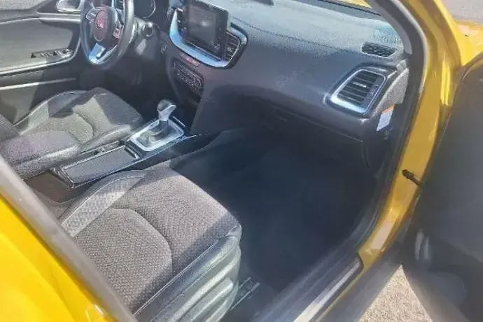 Usado Kia XCeed 141 CV (103 kW) 2021 Amarillo SUV
