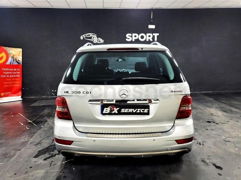 Usado Mercedes ML300 190 CV (139 kW) 2010 Gris / plata SUV