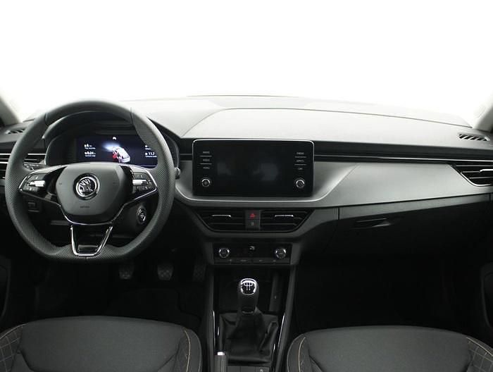 Usado Skoda Scala Selection 95 CV (69 kW) 2024 Gris Utilitario