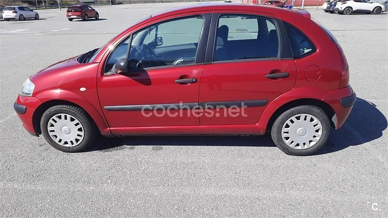 Usado Citroën C3 70 CV (51 kW) 2004 Rojo Berlina