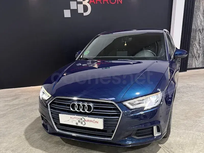 Usado Audi A3 Sport 116 CV (85 kW) 2017 Azul Berlina