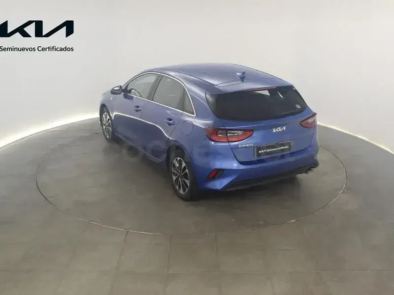 Usado Kia Ceed 100 CV (73 kW) 2025 Azul Utilitario
