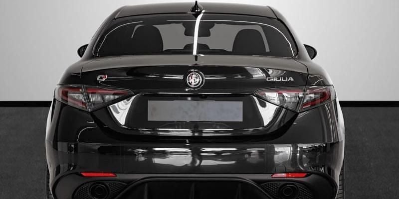 Nuevo Alfa Romeo Giulia 209 CV (153 kW) 2025 Rojo Berlina