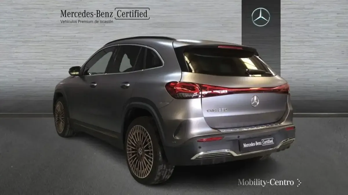 Usado Mercedes EQA250 AMG Edition 1 139 kW (190 CV) 2022 Mountaingrau magno SUV