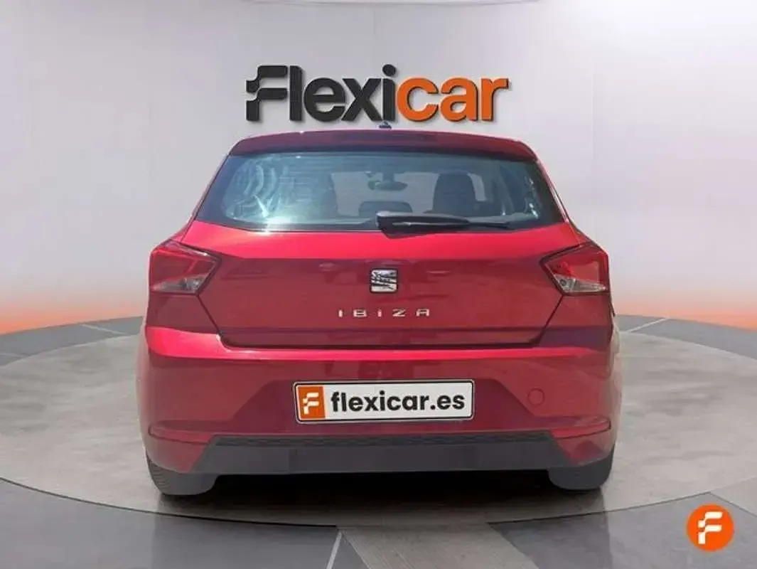 Usado Seat Ibiza Style 95 CV (69 kW) 2019 Rojo Utilitario