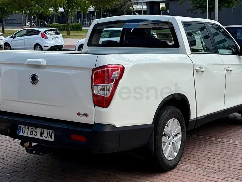 Usado SsangYong Musso 202 CV (148 kW) 2023 Blanco Pickup/Camioneta
