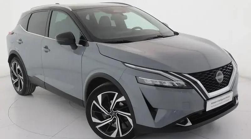 Usado Nissan Qashqai Tekna 158 CV (116 kW) 2023 Katana grey con techo midnight SUV