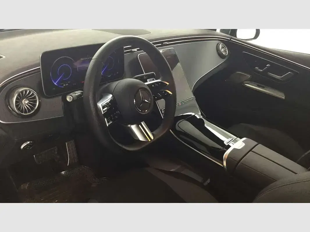 Usado Mercedes EQE350 Edition 214 kW (292 CV) 2025 Gris Berlina