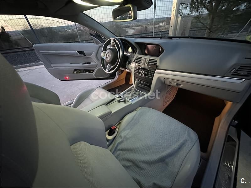 Usado Mercedes E220 Elegance 170 CV (125 kW) 2011 Negro Coupe