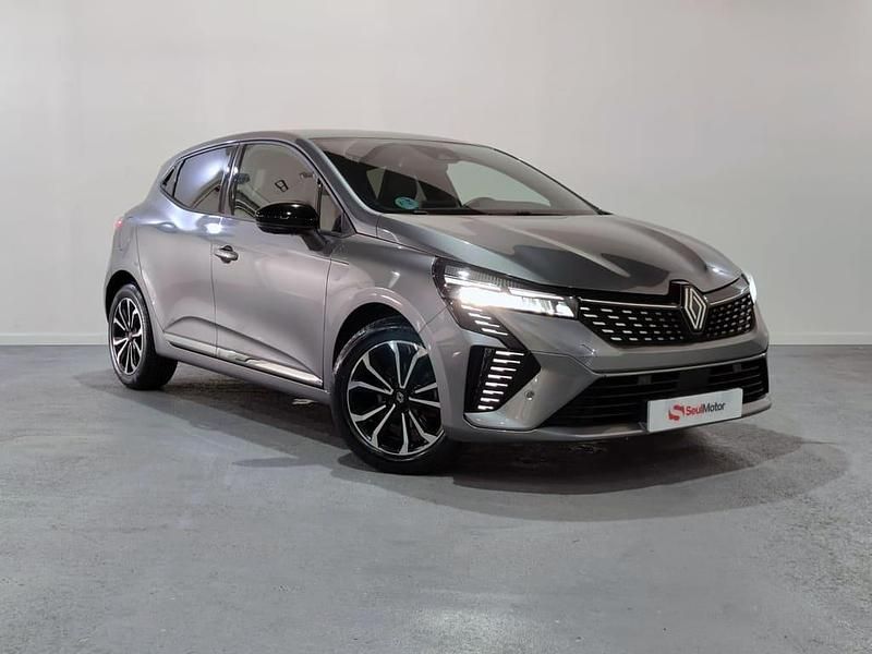 Usado Renault Clio V Techno 90 CV (66 kW) 2025 Gris / plata Berlina