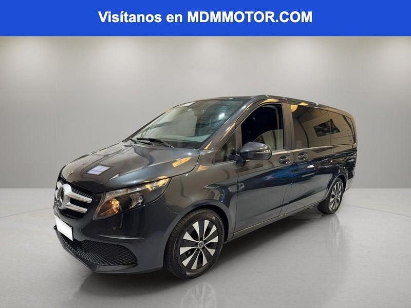 Usado Mercedes V220 Avantgarde 163 CV (119 kW) 2022 Gris / plata Monovolumen