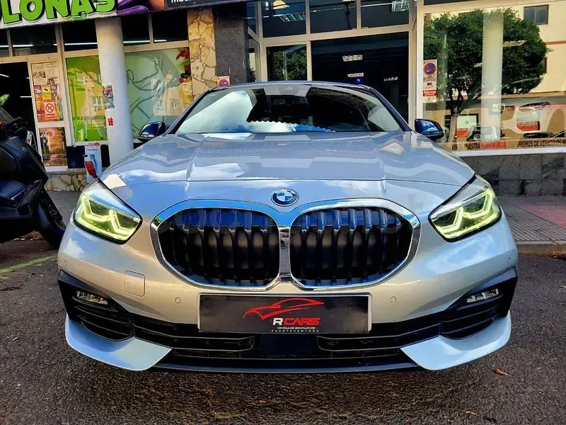 Usado BMW 118 140 CV (102 kW) 2020 Gris / plata Utilitario