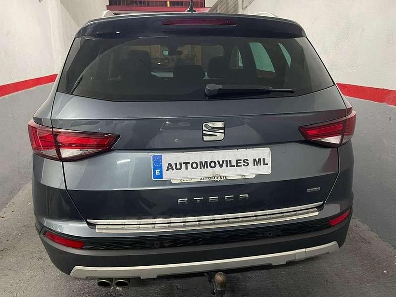 Usado Seat Ateca 4Drive 190 CV (139 kW) 2016 Azul SUV