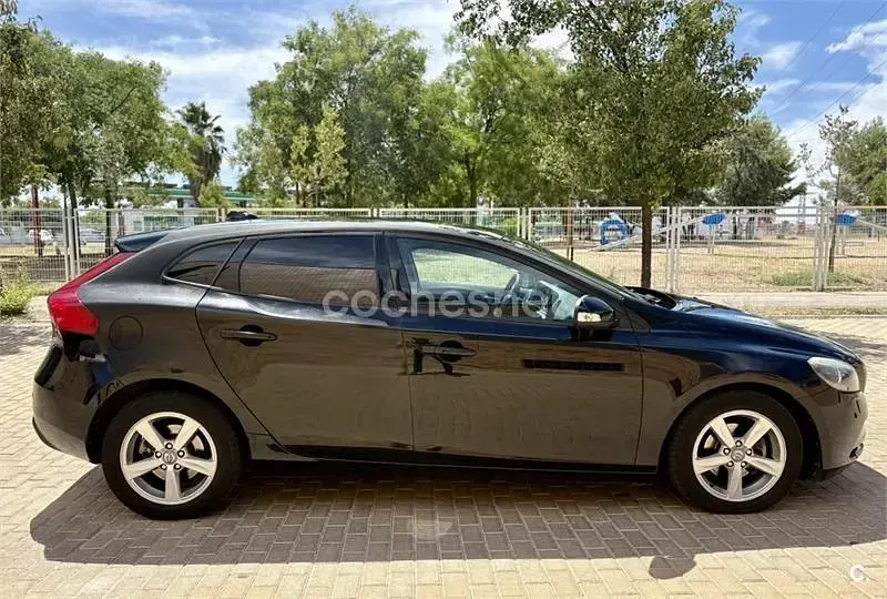 Usado Volvo V40 Momentum 115 CV (84 kW) 2013 Negro Berlina