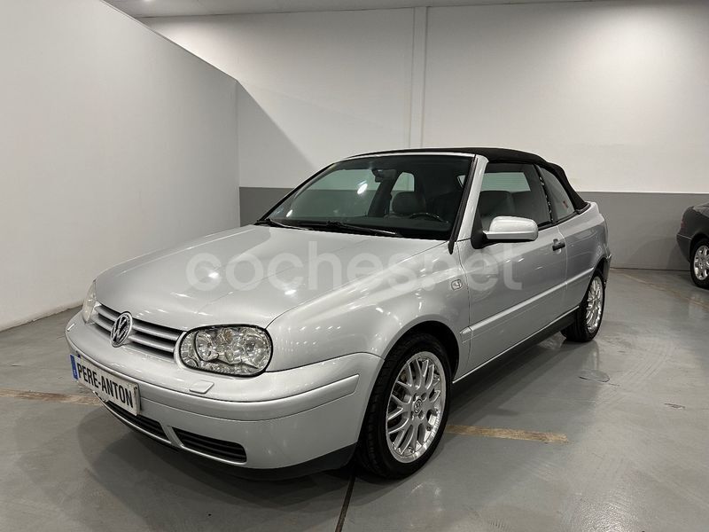 Gris / plata Usado 2000 VW Golf Cabriolet Highline Descapotable | 7990 € - Imagen 1/4