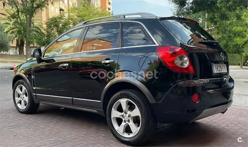 Usado Opel Antara Enjoy 150 CV (110 kW) 2008 Negro SUV