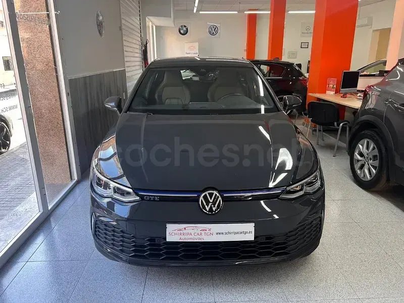Usado VW Golf VIII GTE 245 CV (180 kW) 2022 Gris / plata Berlina