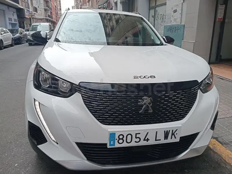 Usado Peugeot 2008 Allure 110 CV (80 kW) 2022 Blanco SUV