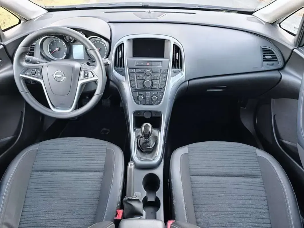 Usado Opel Astra Elegance 136 CV (100 kW) 2016 Marrón Berlina