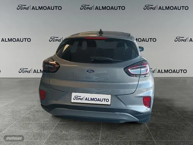 Usado Ford Puma Titanium 125 CV (91 kW) 2023 Gris / plateado SUV