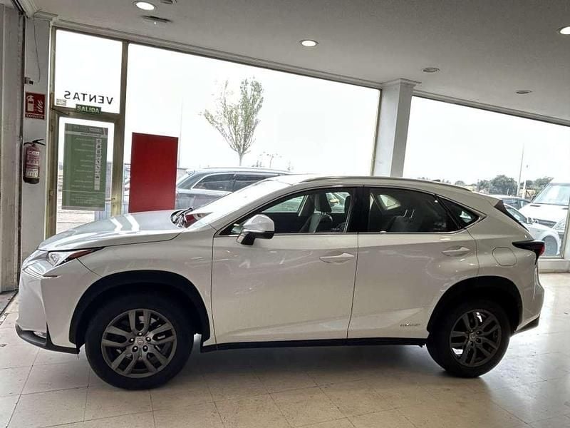Usado Lexus NX300h Executive Line 197 CV (144 kW) 2017 Blanco SUV