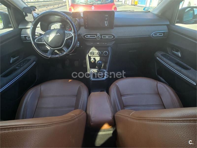 Negro Usado 2023 Dacia Jogger Extreme Familiar | 11.000 € (Caro) - Imagen 1/4