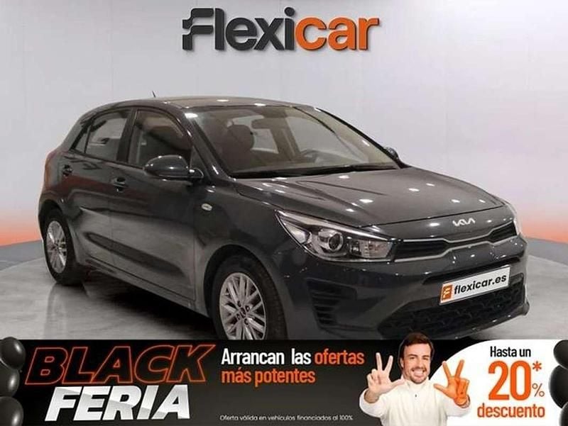 Usado Kia Rio 84 CV (61 kW) 2022 Gris Utilitario
