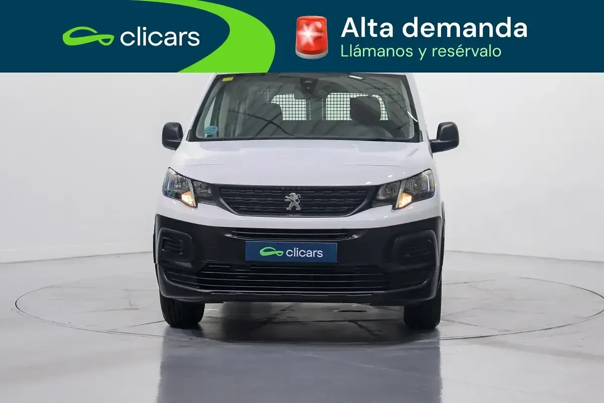 Usado Peugeot Rifter Active 130 CV (95 kW) 2021 Blanco Monovolumen