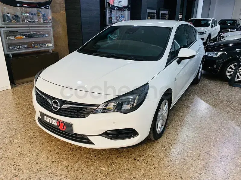 Usado Opel Astra GS Line 105 CV (77 kW) 2021 Blanco Berlina