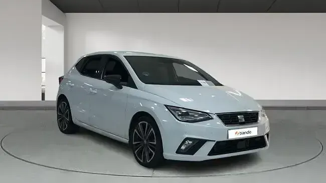 Usado Seat Ibiza FR 115 CV (84 kW) 2025 Blanco Utilitario