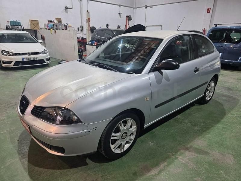 Usado Seat Ibiza Reference 64 CV (47 kW) 2005 Gris / plata Utilitario