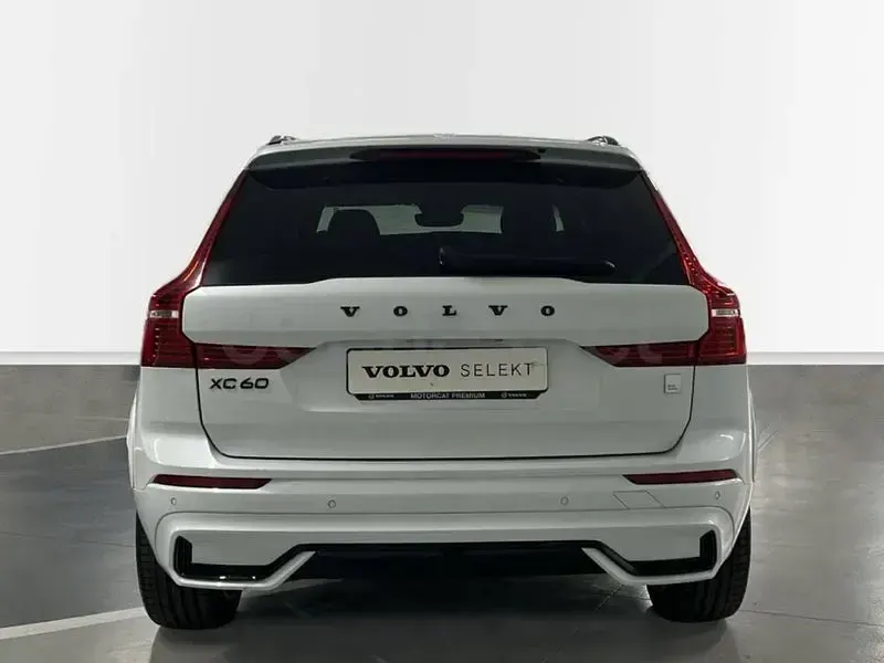 Usado Volvo XC60 455 CV (334 kW) 2023 Blanco SUV