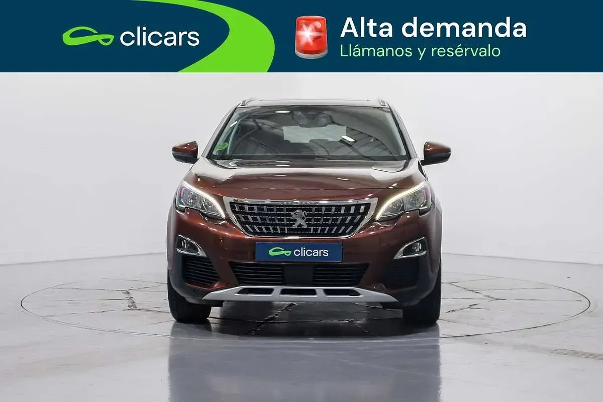 Usado Peugeot 3008 Allure 131 CV (96 kW) 2017 Marrón SUV