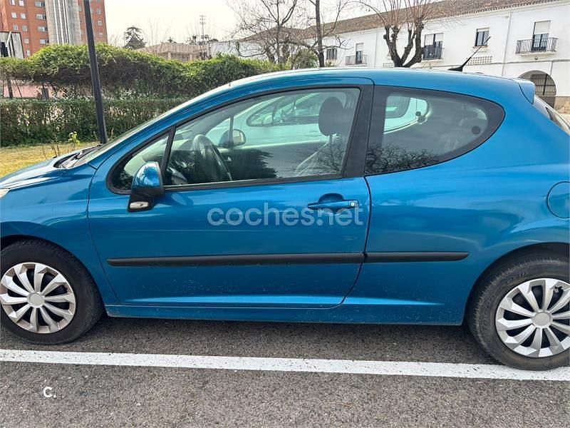Usado Peugeot 207 75 CV (55 kW) 2007 Azul Berlina