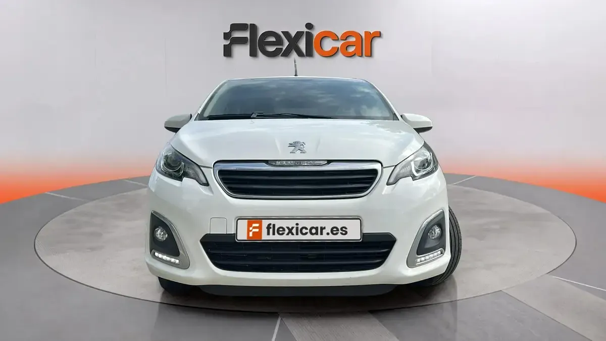 Usado Peugeot 108 Allure 72 CV (52 kW) 2020 Blanco Utilitario