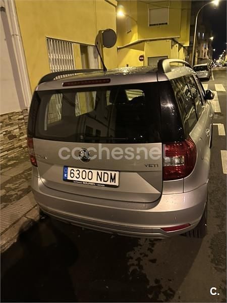 Gris / plata Usado 2015 Skoda Yeti Elegance SUV | 8000 € (Precio justo) - Imagen 1/4