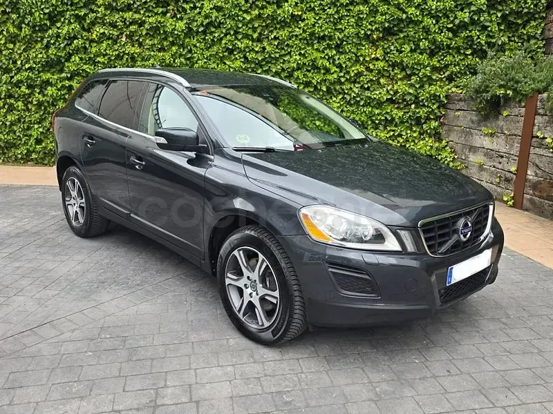 Usado Volvo XC60 Momentum 215 CV (158 kW) 2013 Gris / plata SUV