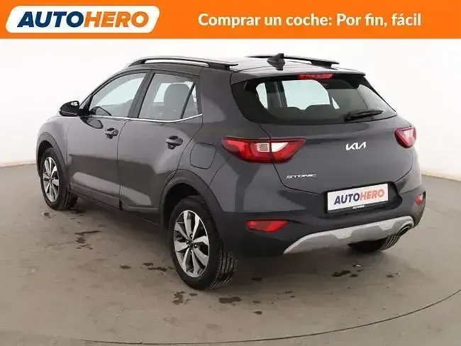 Usado Kia Stonic 84 CV (61 kW) 2022 Gris SUV