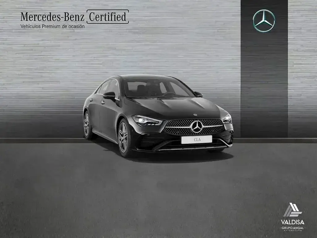 Usado Mercedes CLA200 AMG line 163 CV (119 kW) 2025 Berlina