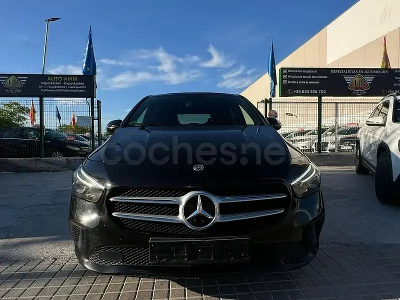 Usado Mercedes B180 116 CV (85 kW) 2020 Negro Utilitario