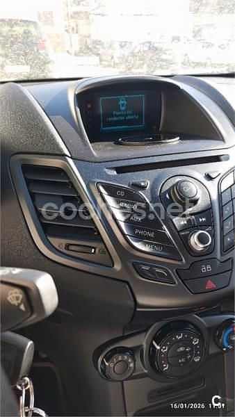 Usado Ford Fiesta Trend 75 CV (55 kW) 2013 Blanco Utilitario