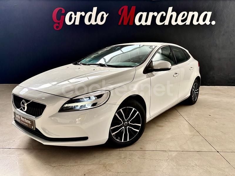 Blanco Usado 2019 Volvo V40 Inscription Berlina | 9900 € (Super precio) - Imagen 1/4