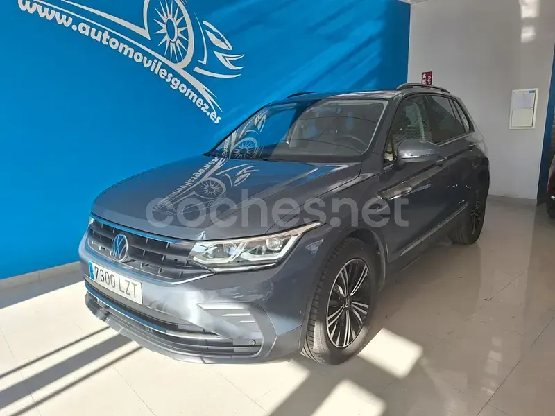 Usado VW Tiguan Life 150 CV (110 kW) 2022 Gris / plata SUV